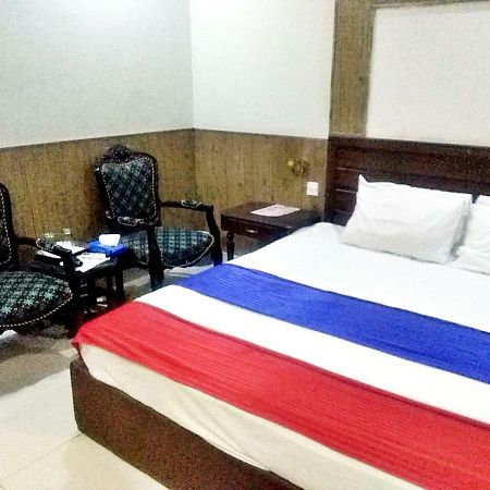 Quick Continental Hotel - Jail Road Lahore Bagian luar foto