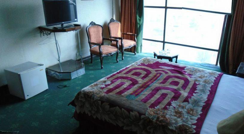Quick Continental Hotel - Jail Road Lahore Bagian luar foto
