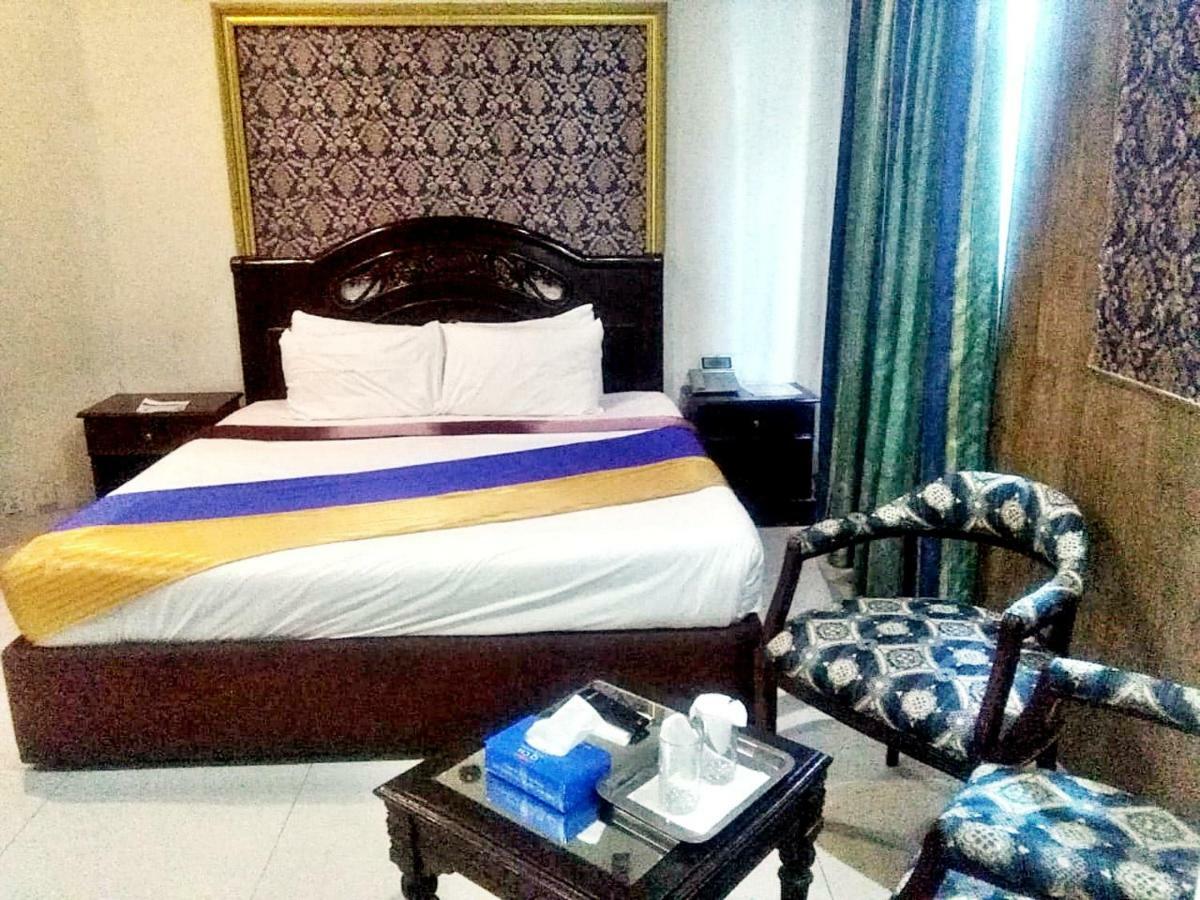 Quick Continental Hotel - Jail Road Lahore Bagian luar foto