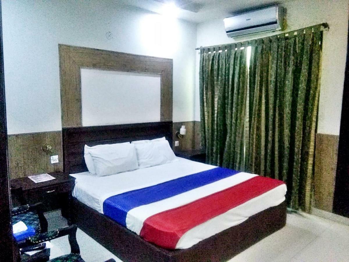 Quick Continental Hotel - Jail Road Lahore Bagian luar foto