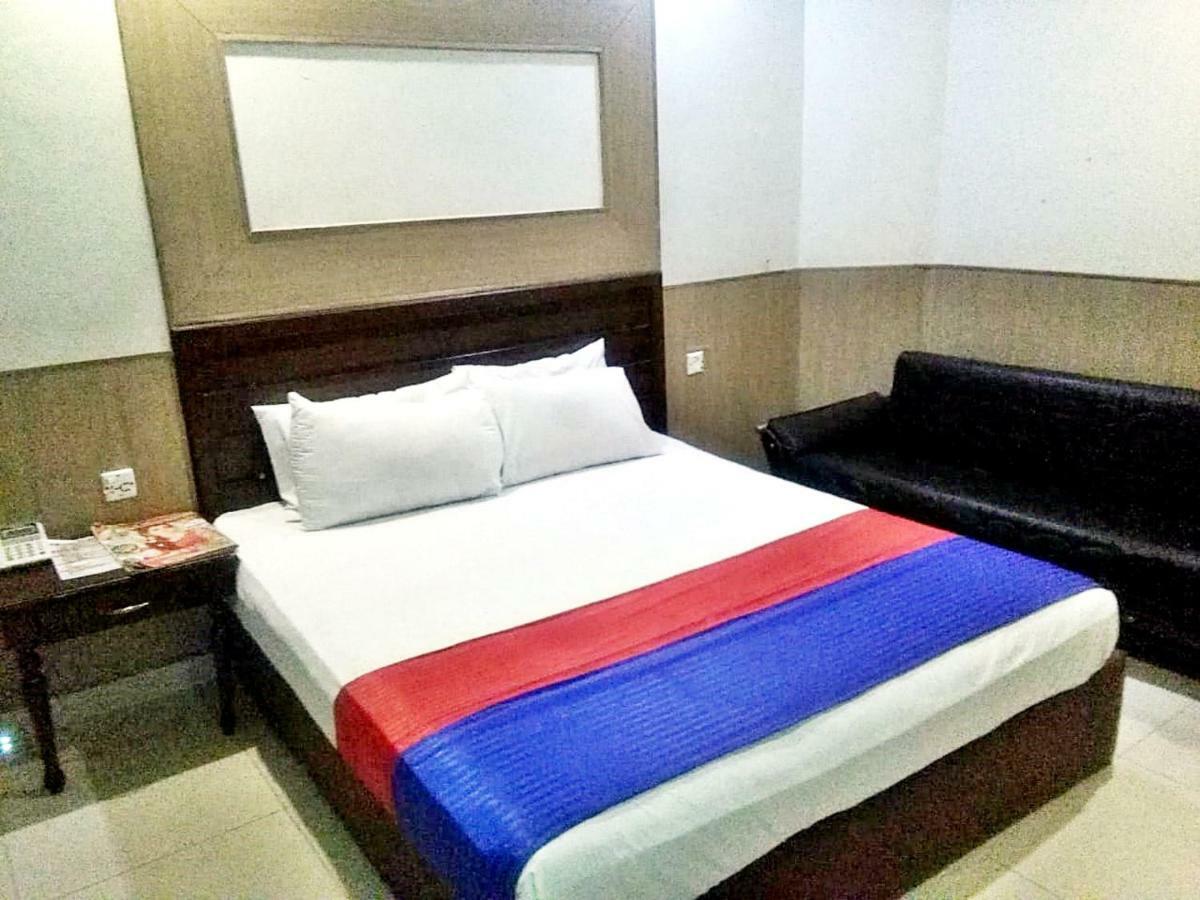 Quick Continental Hotel - Jail Road Lahore Bagian luar foto