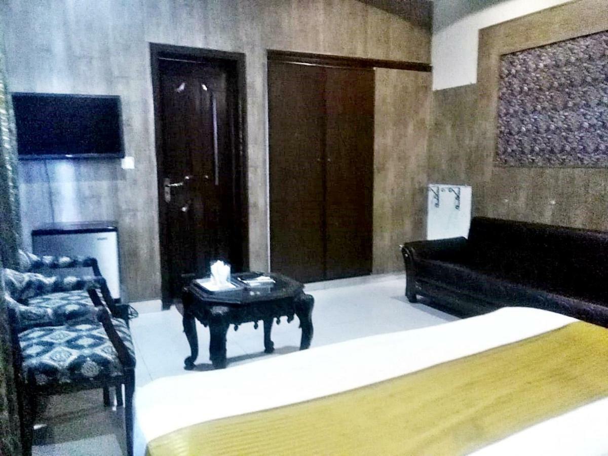 Quick Continental Hotel - Jail Road Lahore Bagian luar foto
