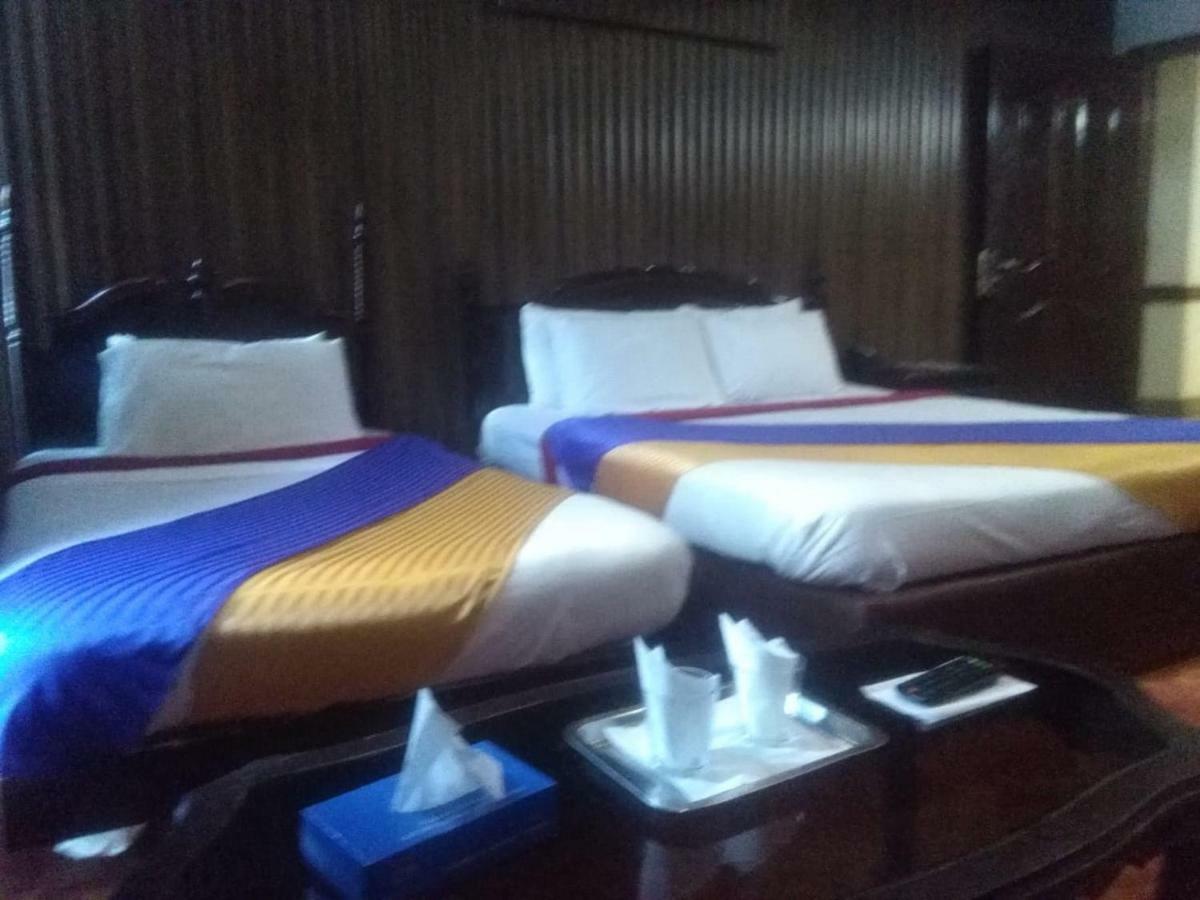 Quick Continental Hotel - Jail Road Lahore Bagian luar foto